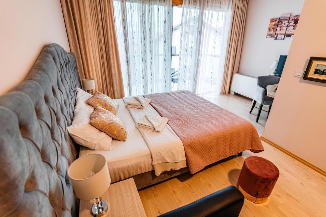 Hotel Lotos Depandans Ni Esterno foto