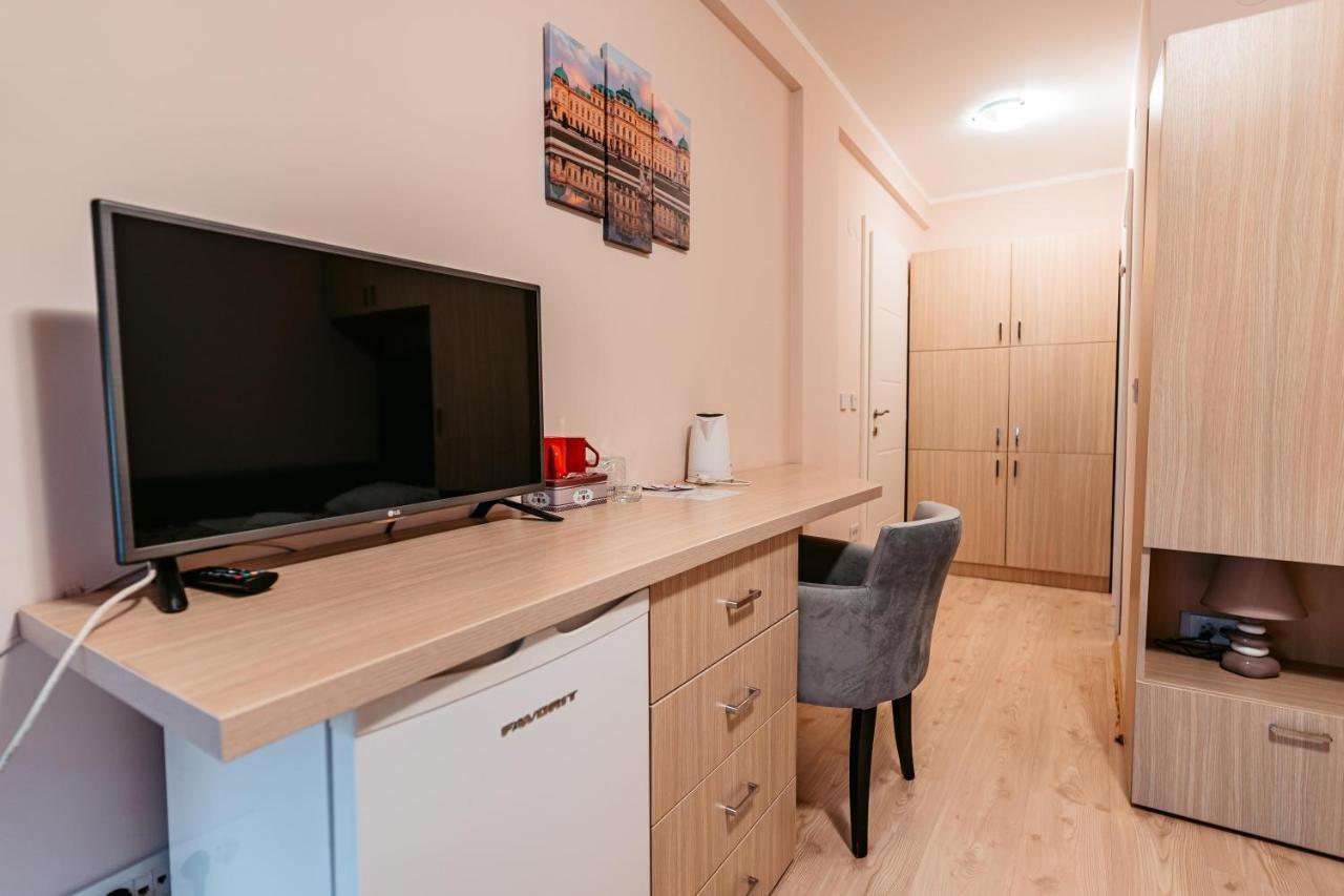 Hotel Lotos Depandans Ni Esterno foto