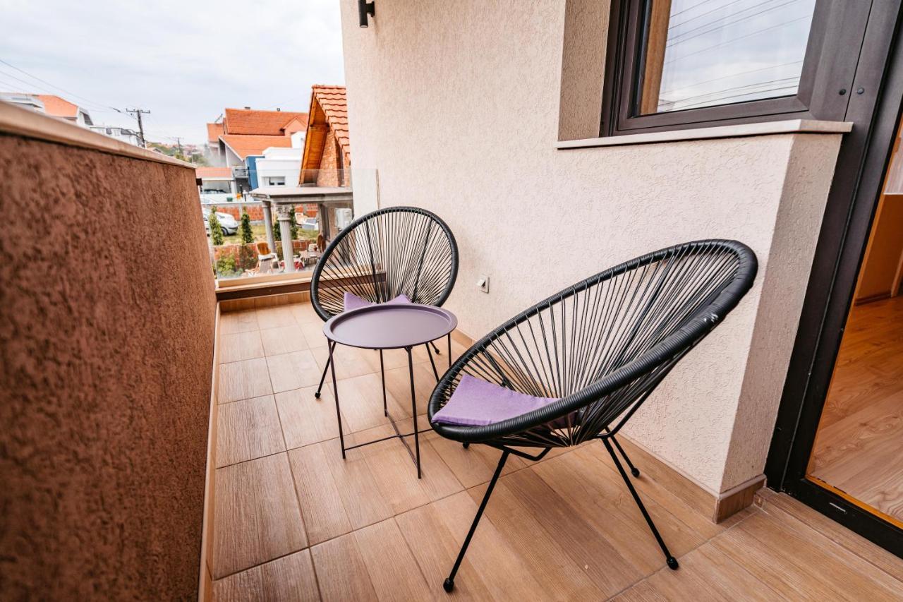 Hotel Lotos Depandans Ni Esterno foto