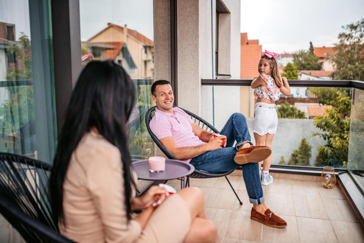Hotel Lotos Depandans Ni Esterno foto